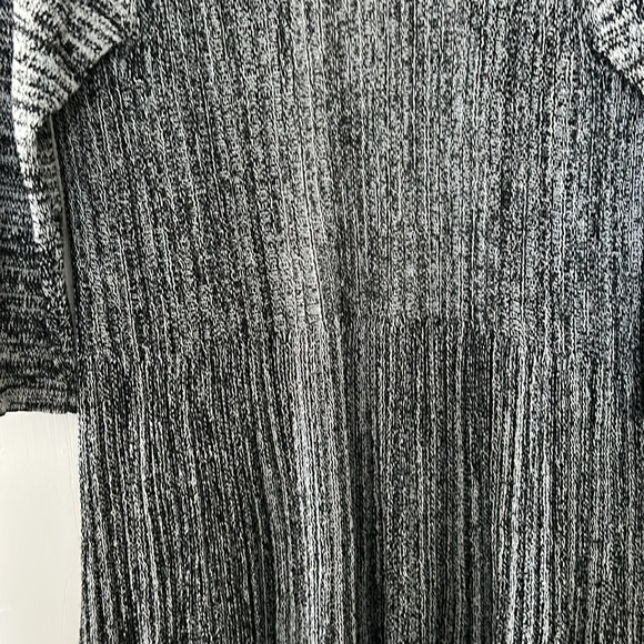 Baldini crocheted and ribbed knit 3/4 sleeve cardigan. Gray and black blend. - Picture 5 of 11